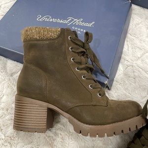 Universal thread green and tan heeled combat boots 6